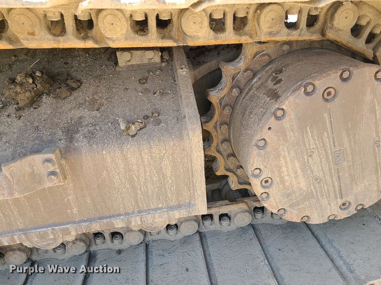 image for item LE9069 2006 Komatsu PC400LC-7L  excavator