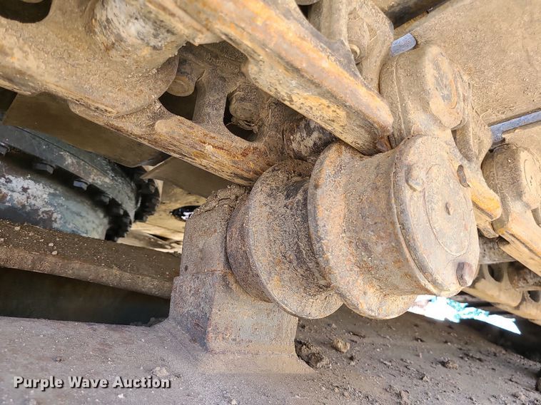 image for item LE9069 2006 Komatsu PC400LC-7L  excavator