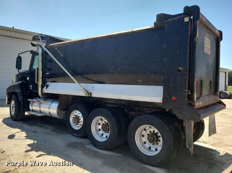 image for item LE9070 2012 Caterpillar CT660L  dump truck