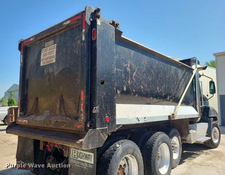 image for item LE9070 2012 Caterpillar CT660L  dump truck