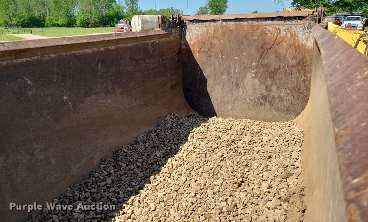 image for item LE9070 2012 Caterpillar CT660L  dump truck