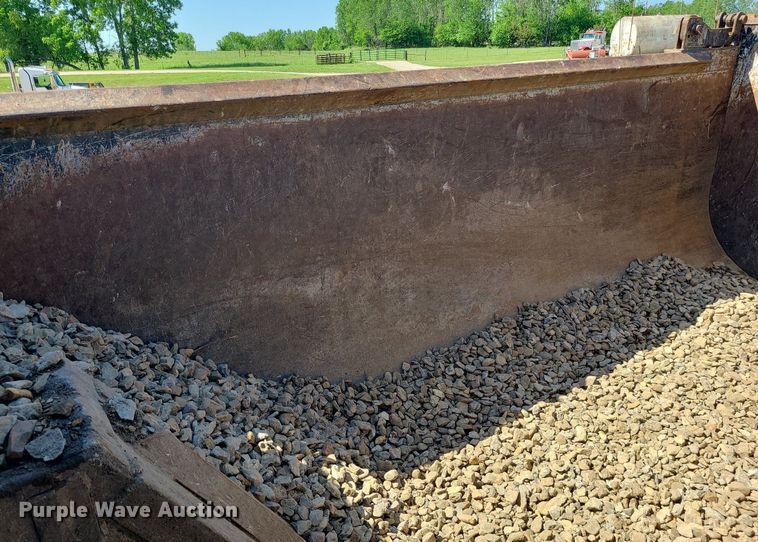 image for item LE9070 2012 Caterpillar CT660L  dump truck