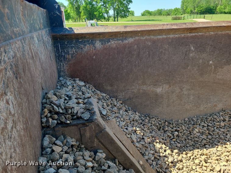 image for item LE9070 2012 Caterpillar CT660L  dump truck