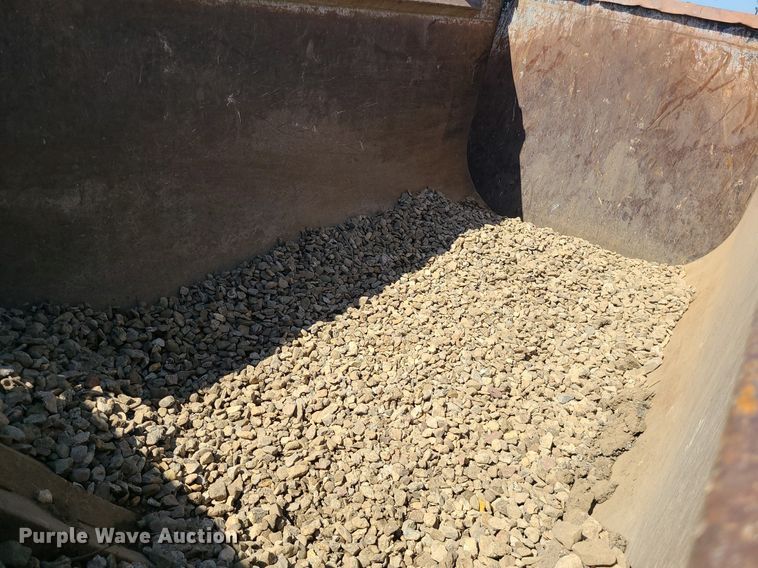 image for item LE9070 2012 Caterpillar CT660L  dump truck