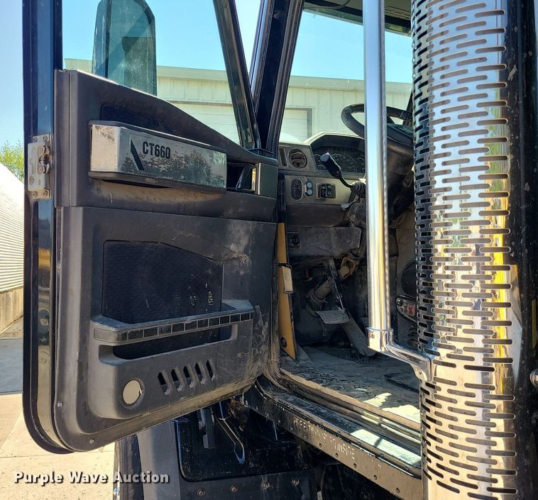 image for item LE9070 2012 Caterpillar CT660L  dump truck