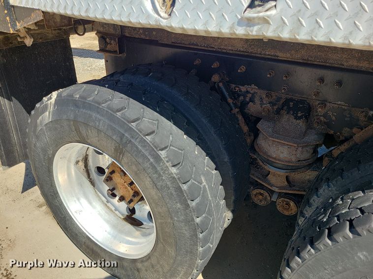 image for item LE9070 2012 Caterpillar CT660L  dump truck