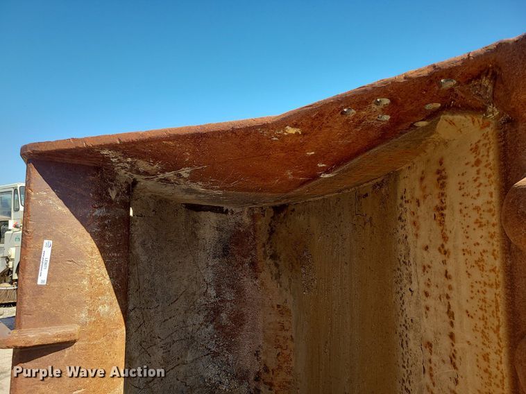 image for item LE9071 72" W excavator bucket