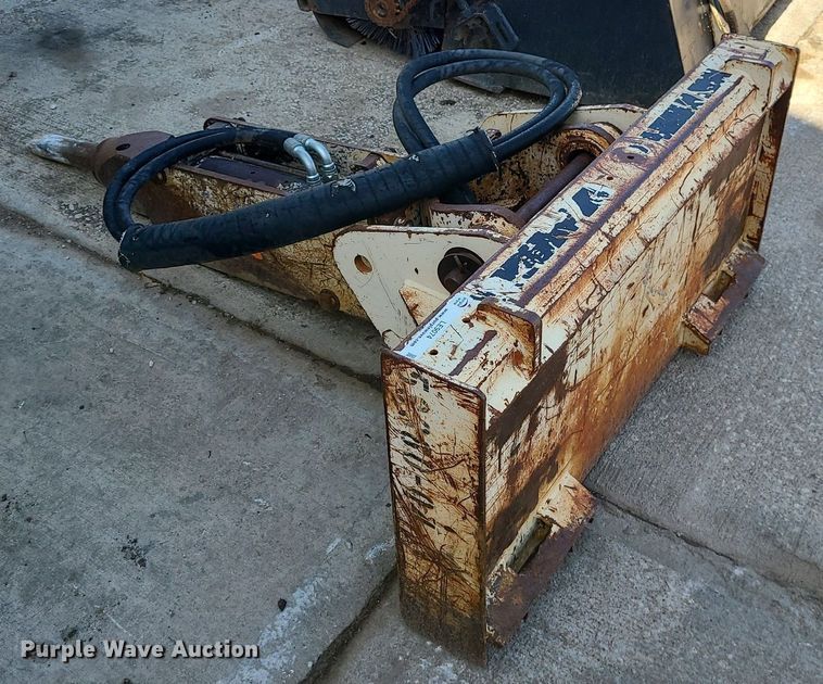 image for item LE9074 Kent  skid steer breaker