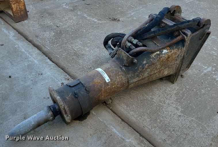 image for item LE9075 Bobcat  excavator breaker