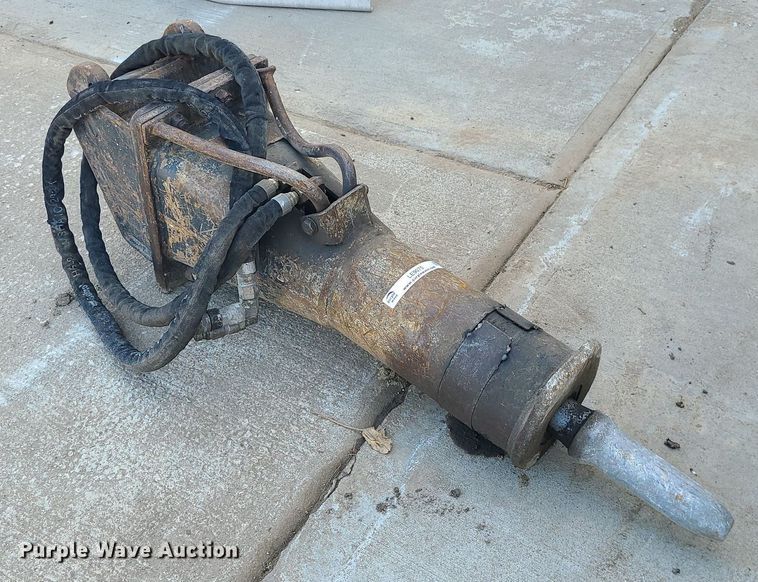 image for item LE9075 Bobcat  excavator breaker