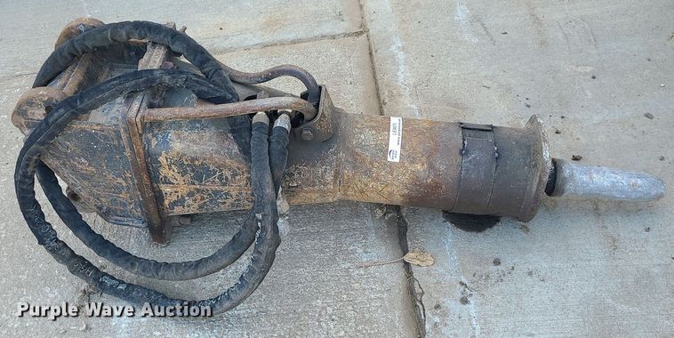 image for item LE9075 Bobcat  excavator breaker