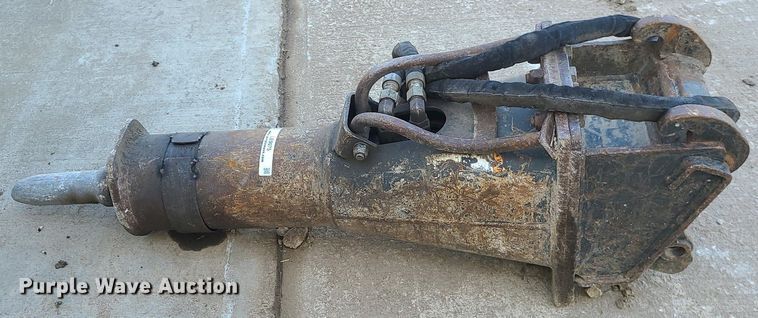 image for item LE9075 Bobcat  excavator breaker