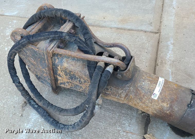 image for item LE9075 Bobcat  excavator breaker