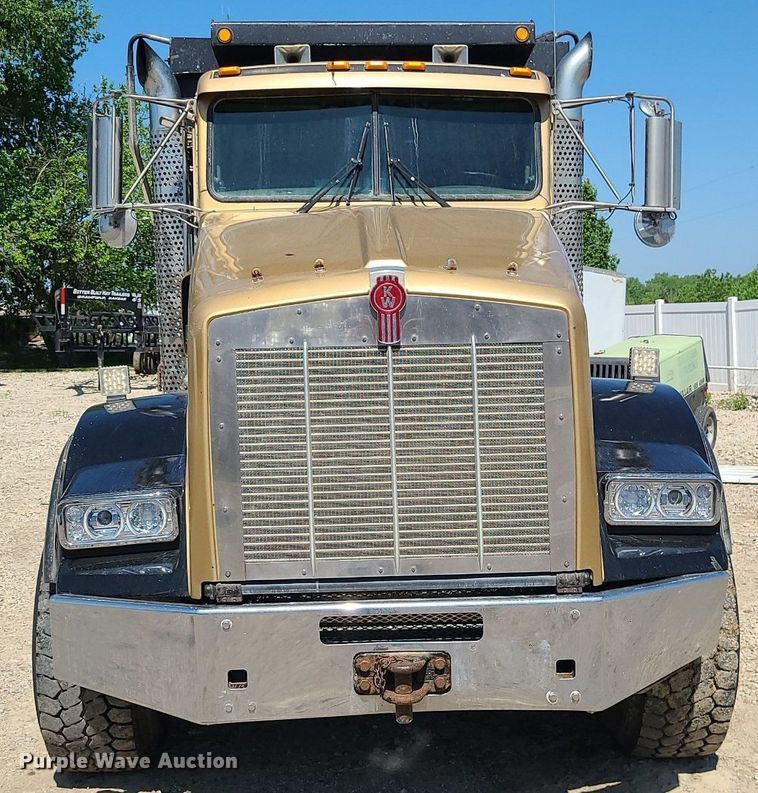 image for item LE9078 2008 Kenworth T800  dump truck