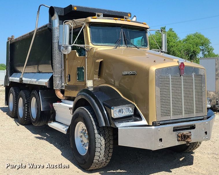 image for item LE9078 2008 Kenworth T800  dump truck