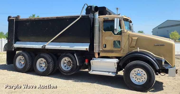 image for item LE9078 2008 Kenworth T800  dump truck