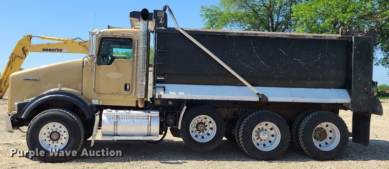 image for item LE9078 2008 Kenworth T800  dump truck