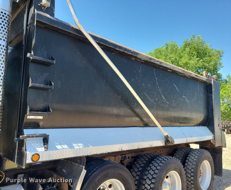 image for item LE9078 2008 Kenworth T800  dump truck