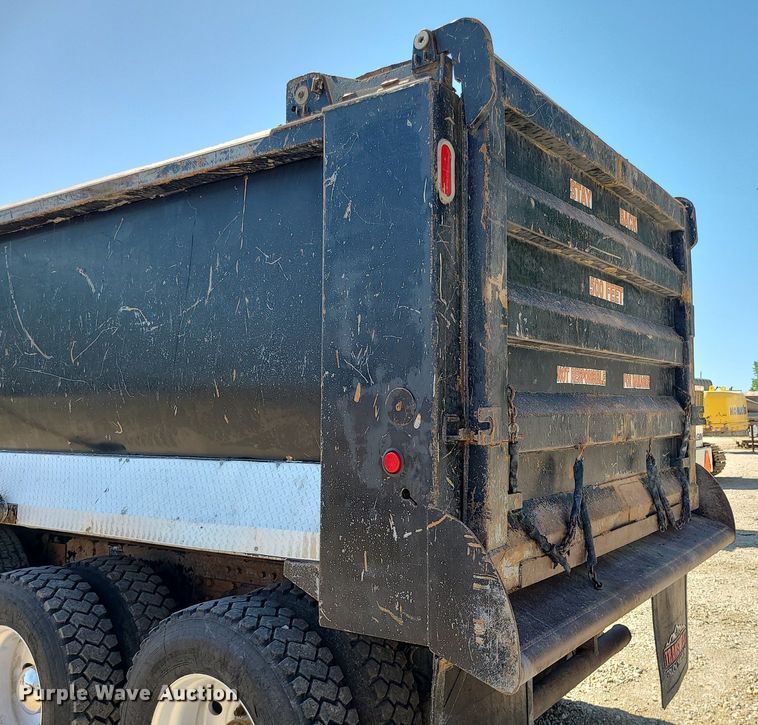 image for item LE9078 2008 Kenworth T800  dump truck