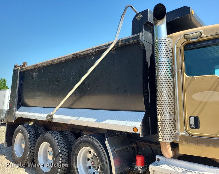 image for item LE9078 2008 Kenworth T800  dump truck