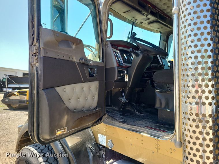 image for item LE9078 2008 Kenworth T800  dump truck