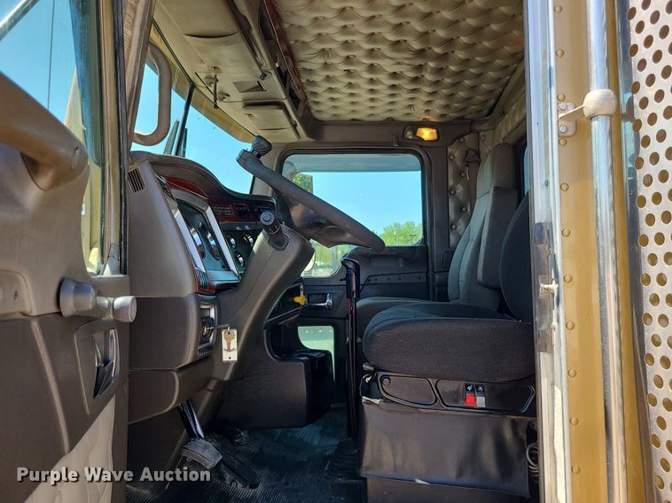 image for item LE9078 2008 Kenworth T800  dump truck