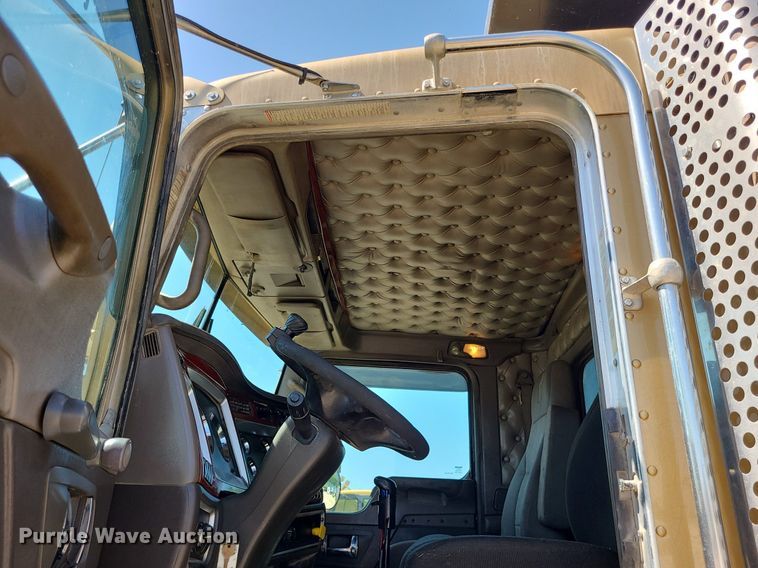 image for item LE9078 2008 Kenworth T800  dump truck