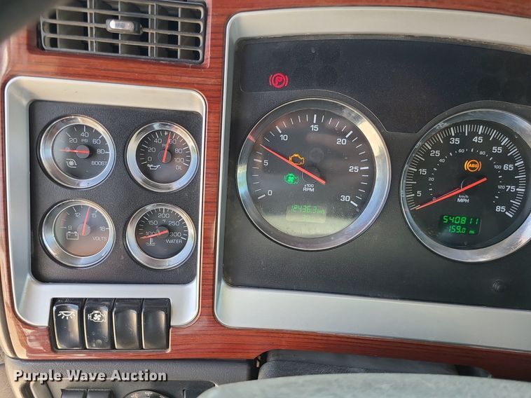 image for item LE9078 2008 Kenworth T800  dump truck