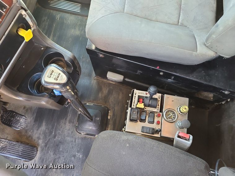 image for item LE9078 2008 Kenworth T800  dump truck