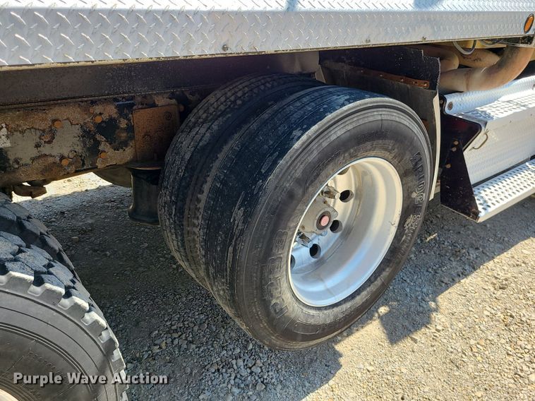 image for item LE9078 2008 Kenworth T800  dump truck