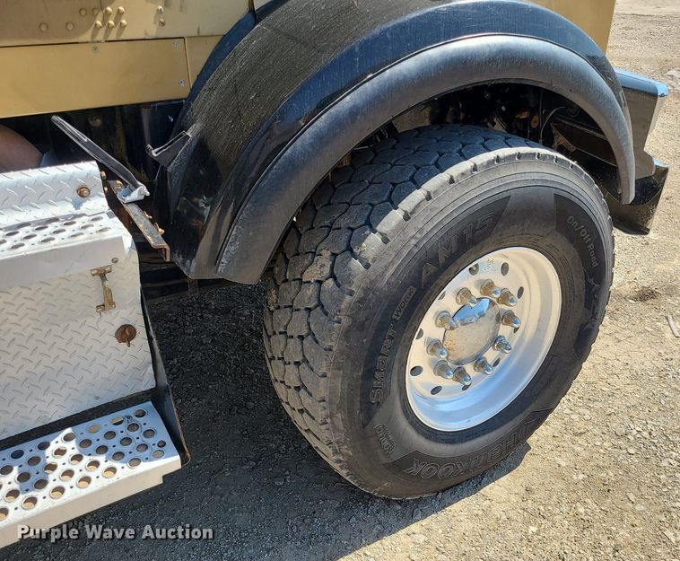 image for item LE9078 2008 Kenworth T800  dump truck