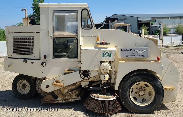 image for item LE9079 Elgin T  street sweeper