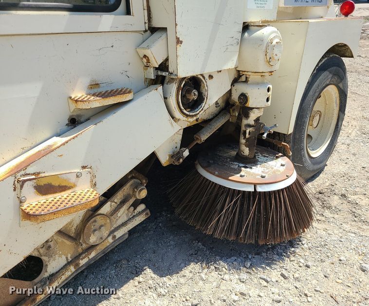 image for item LE9079 Elgin T  street sweeper