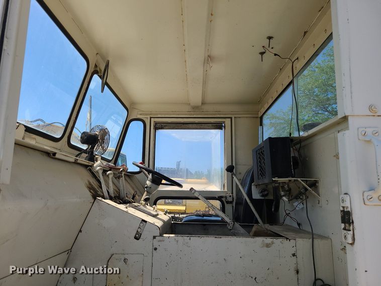 image for item LE9079 Elgin T  street sweeper