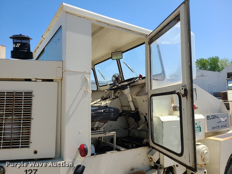 image for item LE9079 Elgin T  street sweeper