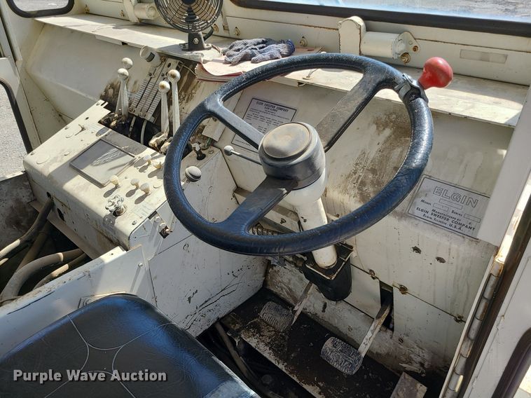 image for item LE9079 Elgin T  street sweeper