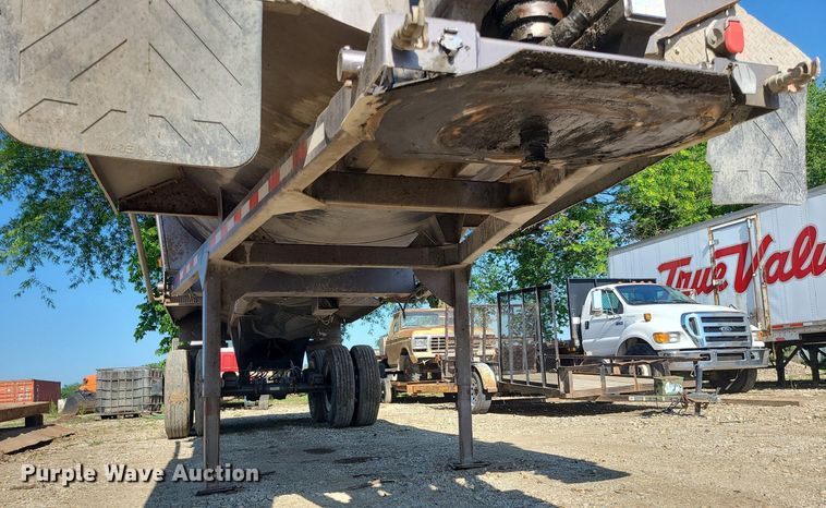 image for item LE9081 2017 Armor Lite SHD-28/42  dump trailer