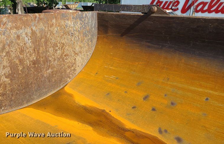 image for item LE9081 2017 Armor Lite SHD-28/42  dump trailer