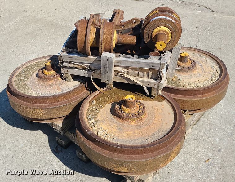 image for item LE9084 Dozer parts