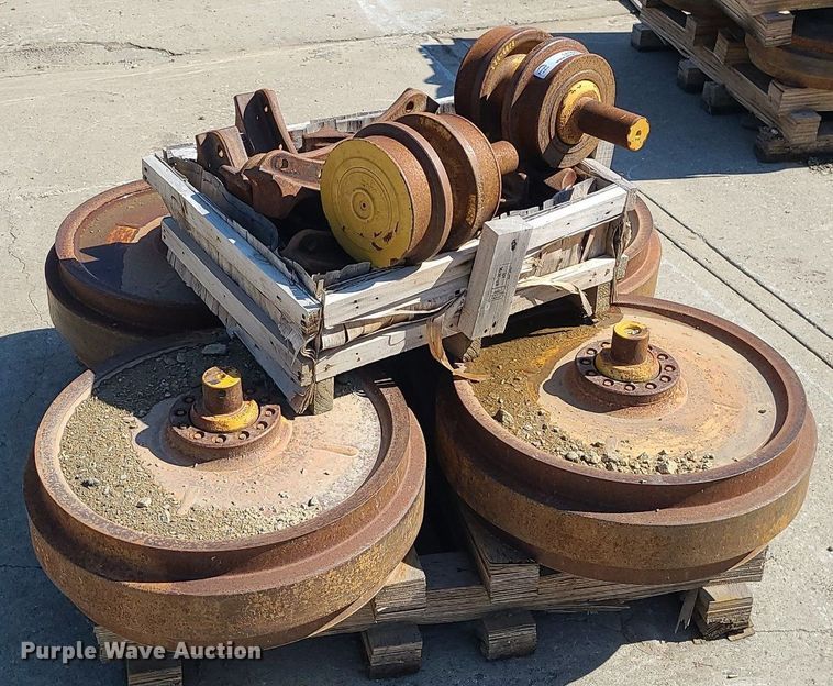 image for item LE9084 Dozer parts