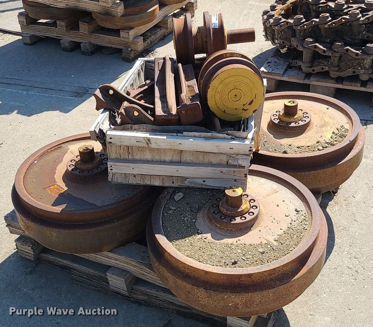 image for item LE9084 Dozer parts