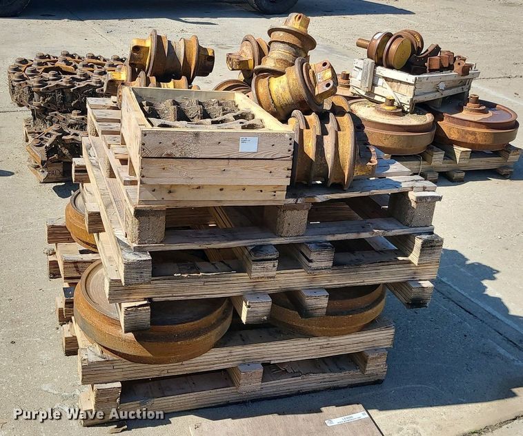 image for item LE9085 Dozer parts