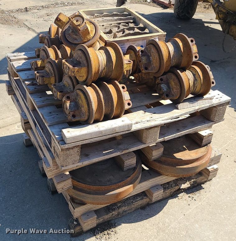image for item LE9085 Dozer parts