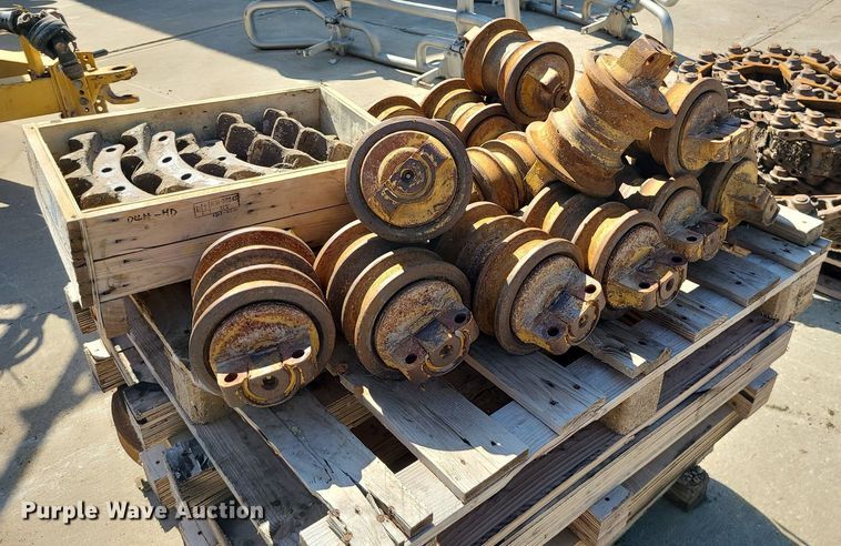 image for item LE9085 Dozer parts