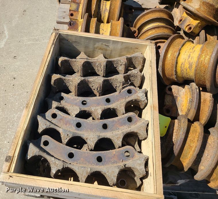 image for item LE9085 Dozer parts