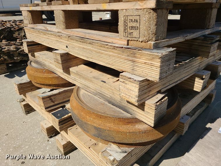 image for item LE9085 Dozer parts