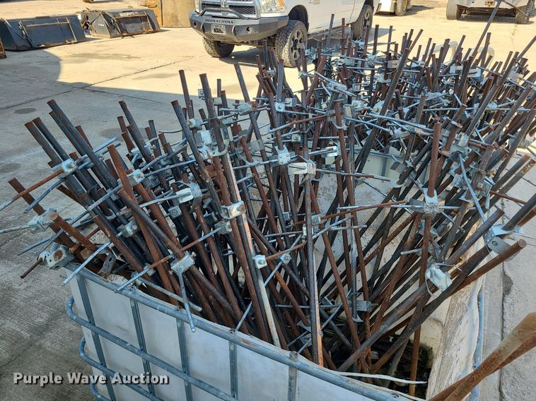 image for item LE9087 Concrete form stakes