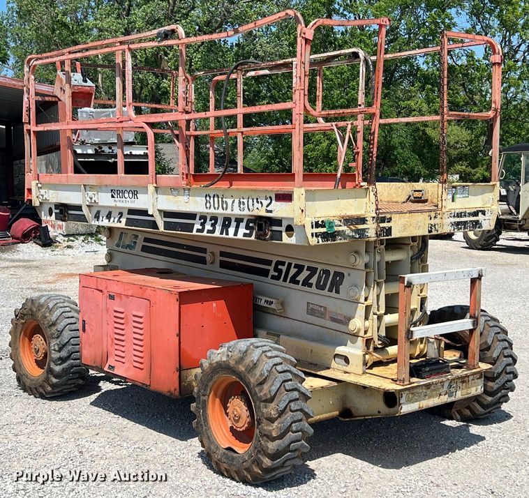 image for item LG9127 1997 JLG Sizzor 33RTS  scissor lift