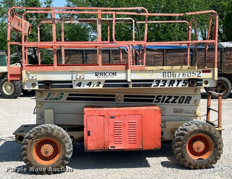 image for item LG9127 1997 JLG Sizzor 33RTS  scissor lift