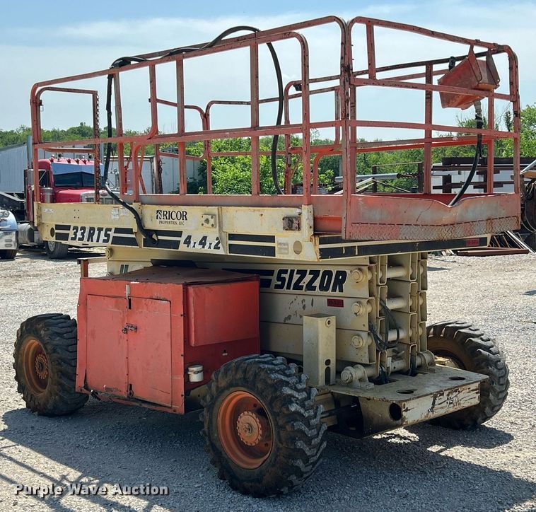 image for item LG9127 1997 JLG Sizzor 33RTS  scissor lift